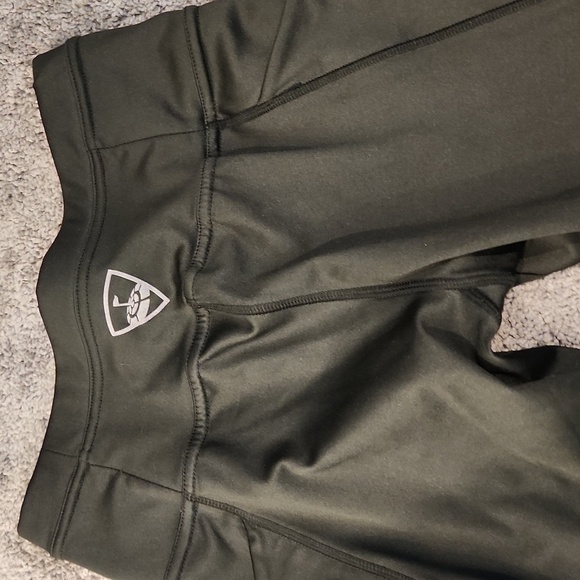 Top Golf Leggings - Picture 3 of 4